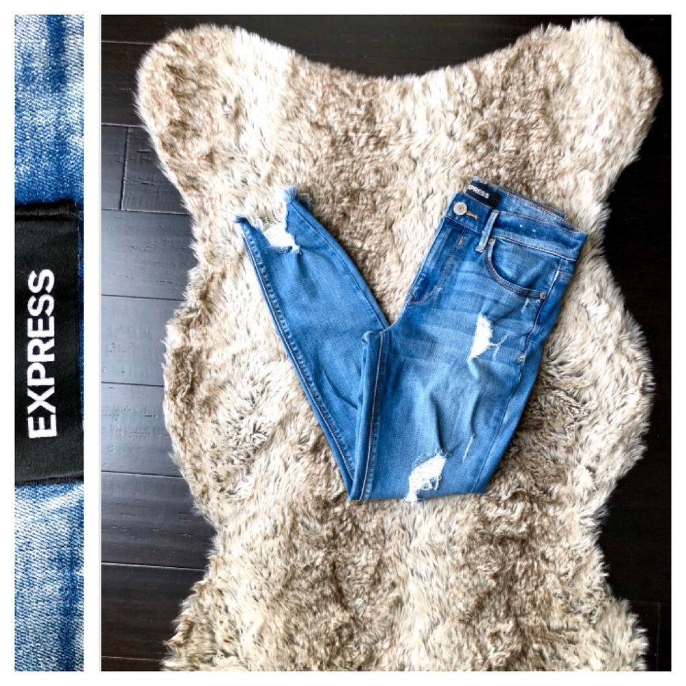 NWOT! Express Stretch + Performance Ankle Jeans